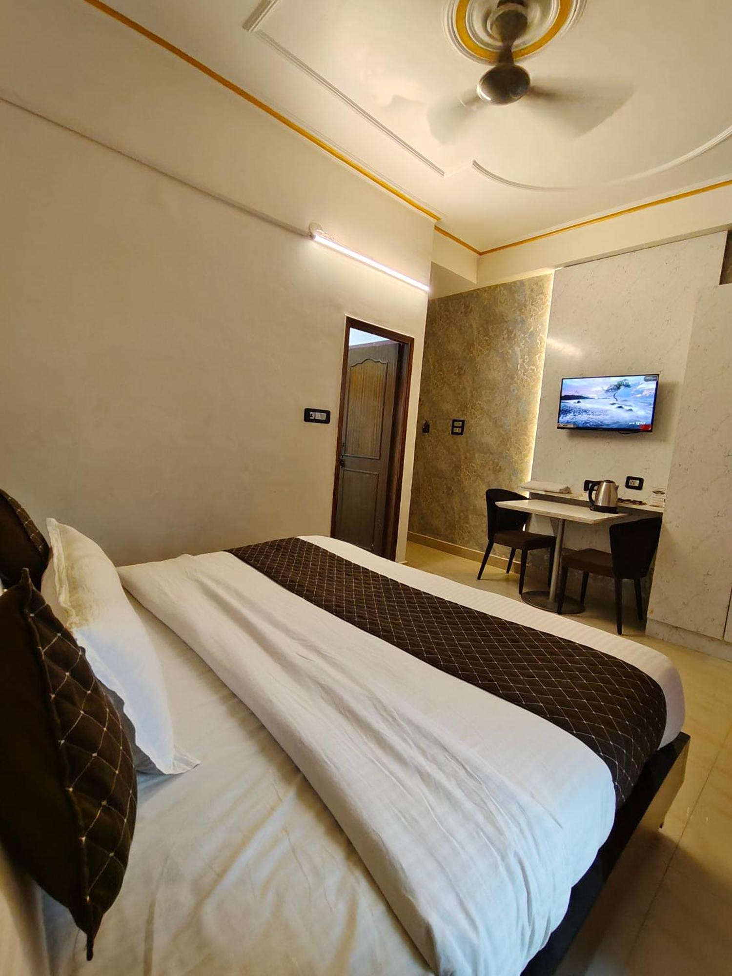Hotel New Imperial Ghaziabad Dış mekan fotoğraf