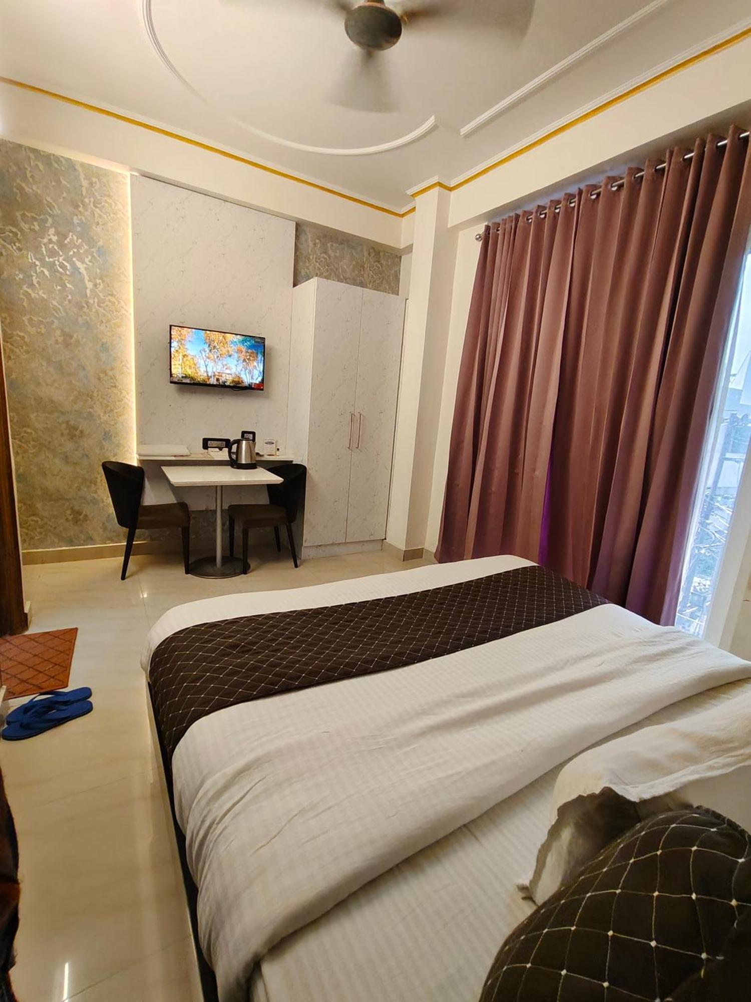 Hotel New Imperial Ghaziabad Dış mekan fotoğraf