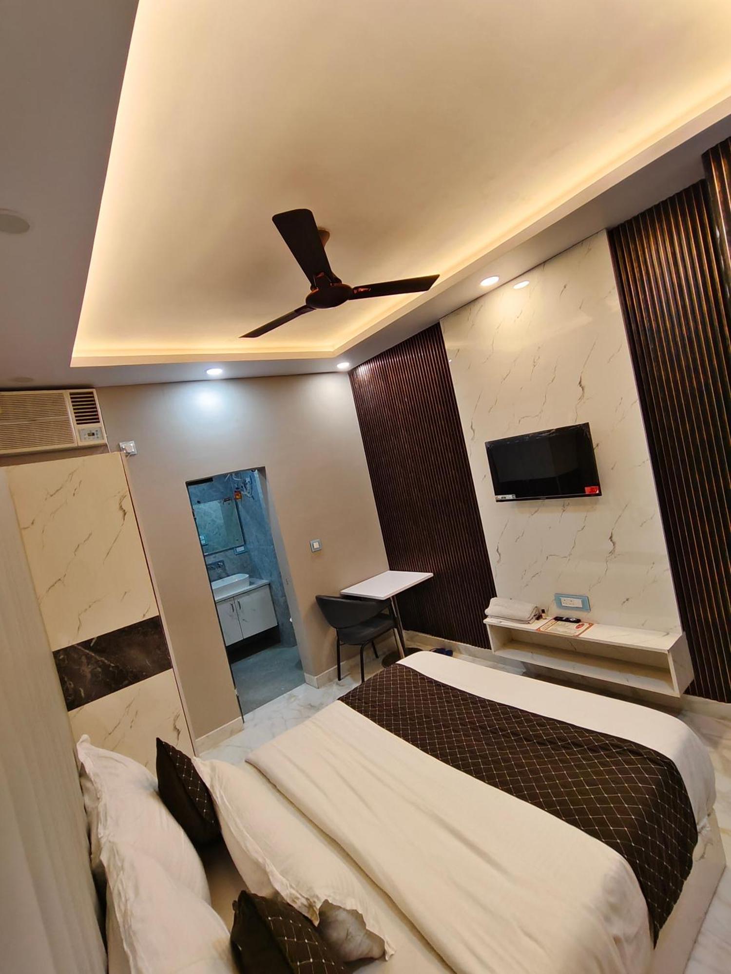Hotel New Imperial Ghaziabad Dış mekan fotoğraf